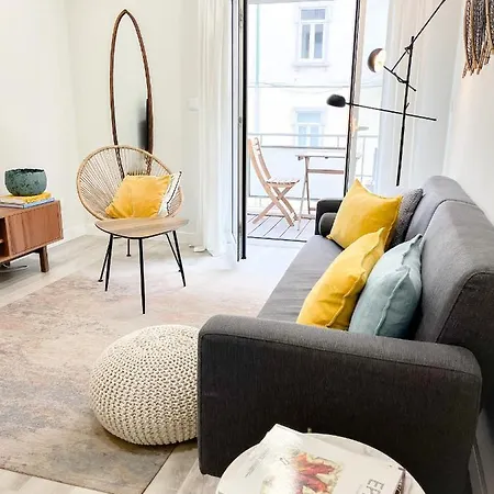 Flh Marques Pombal Flat With Balcony *