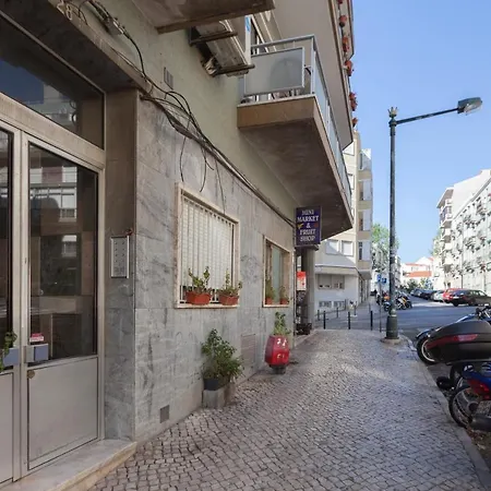 Flh Marques Pombal Flat With Balcony דירה